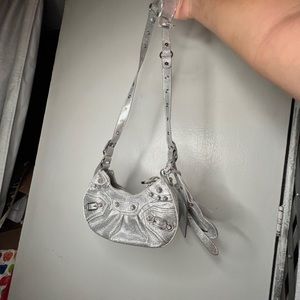 Diamond crystal saddle bag